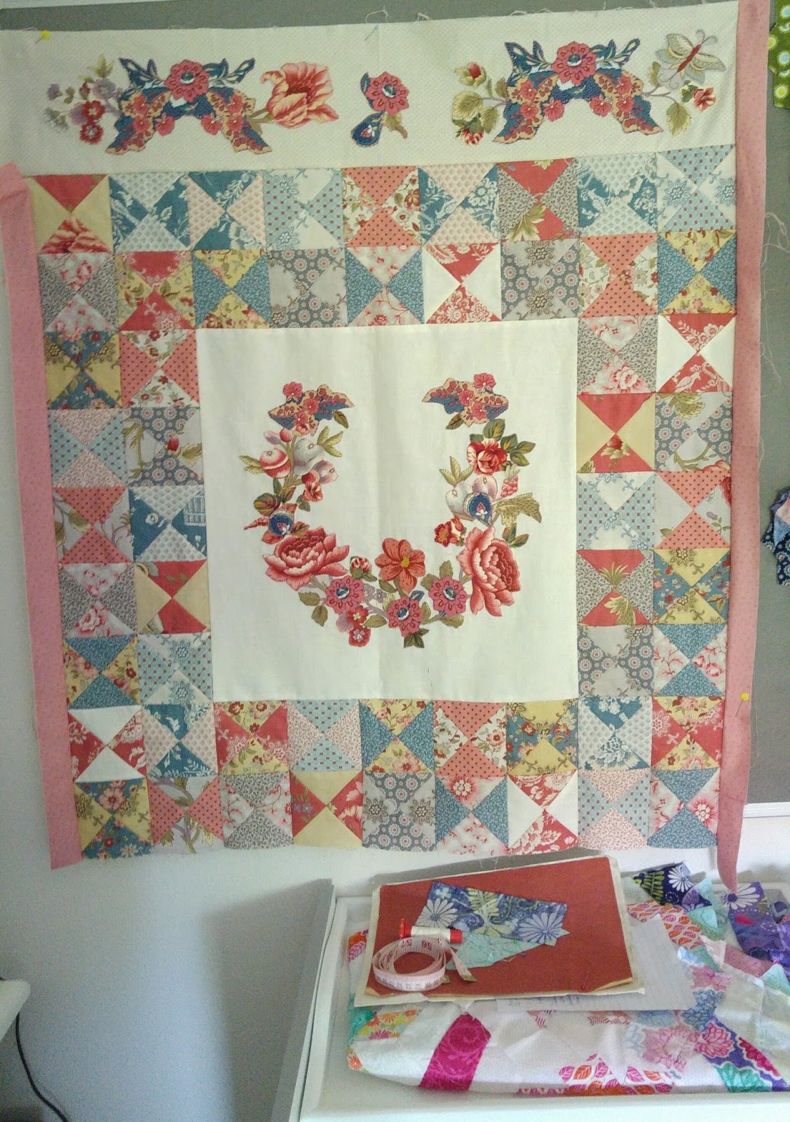 SYLVIA'S QUILTS De bloemetjes staan buiten!