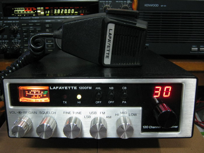 MEDAN RADIO Lafayette 1200 FM