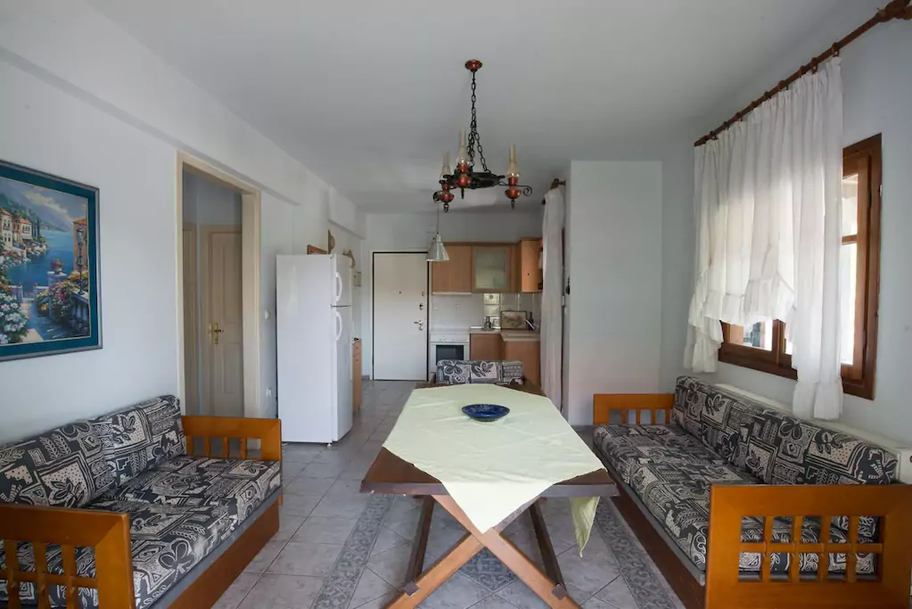 Who are you going on Vacation🏖️ with? Friends or Families ! Rent a