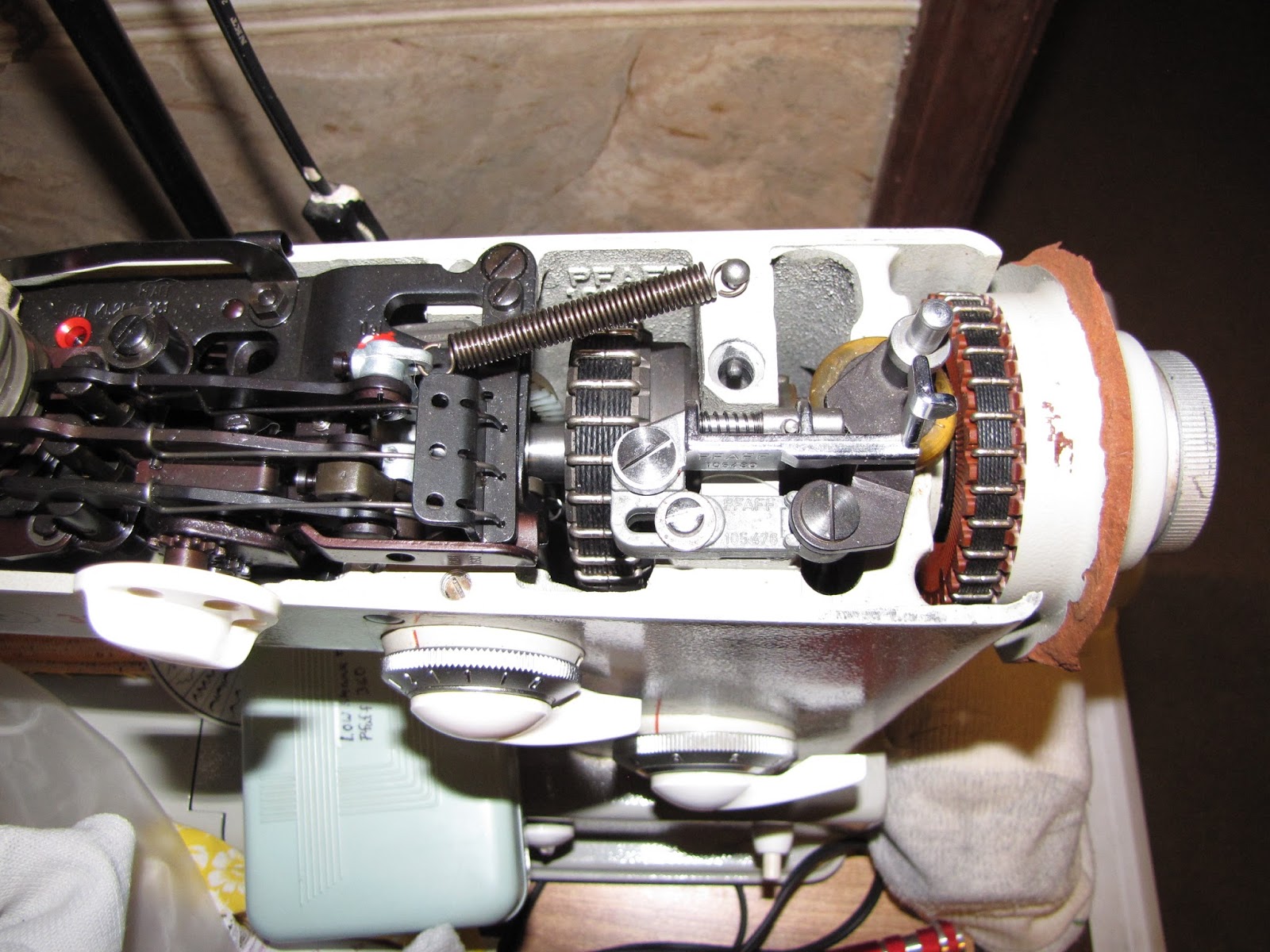 VINTAGE SEWING MACHINES