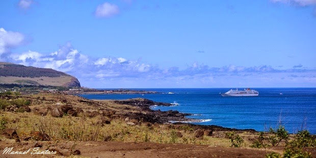Isola di Pasqua, veduta dal percorso costiero Isola di Pasqua, veduta dal percorso costiero