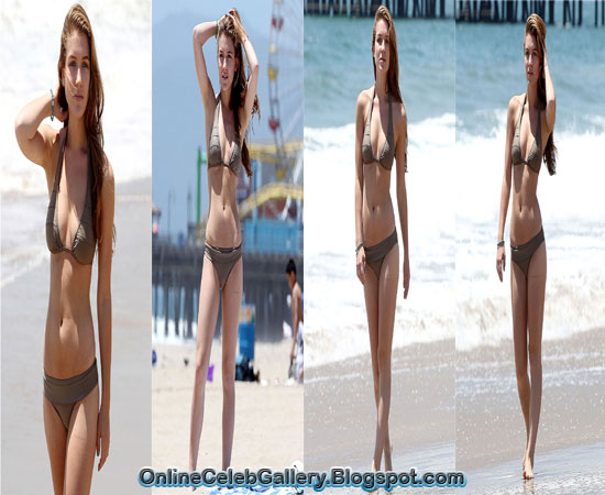 Nathalia Ramos showed off her figure in bikini