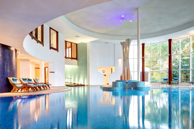 Seam Hall Spa