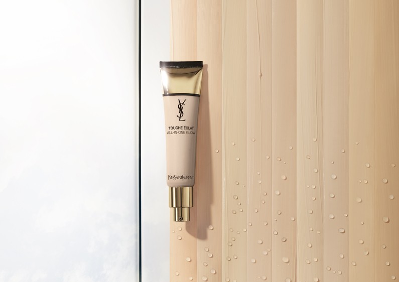 YSL-Touche-Eclat-All-In-One-Glow-Foundation