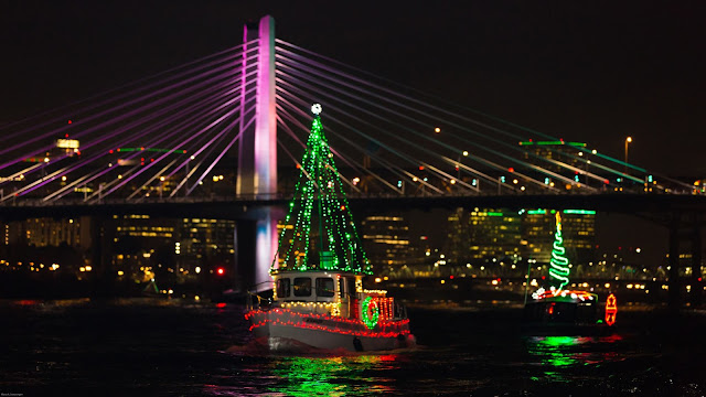 Kraken with Christmas lights during Christmasships parade