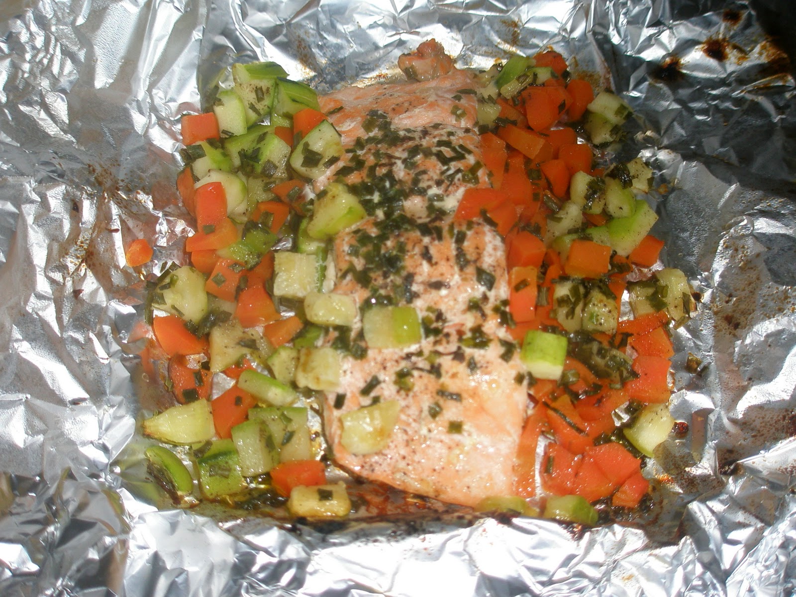 La petite cuisine de Julie: Pavé de saumon en papillote et ses petits