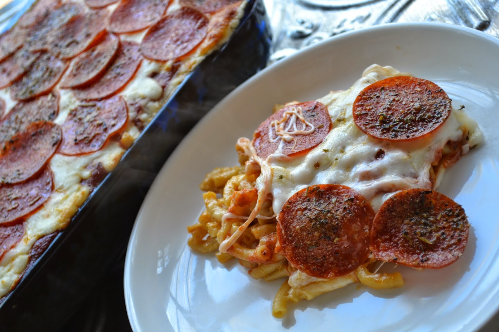 Macaroni and Cheese Pizza Bake