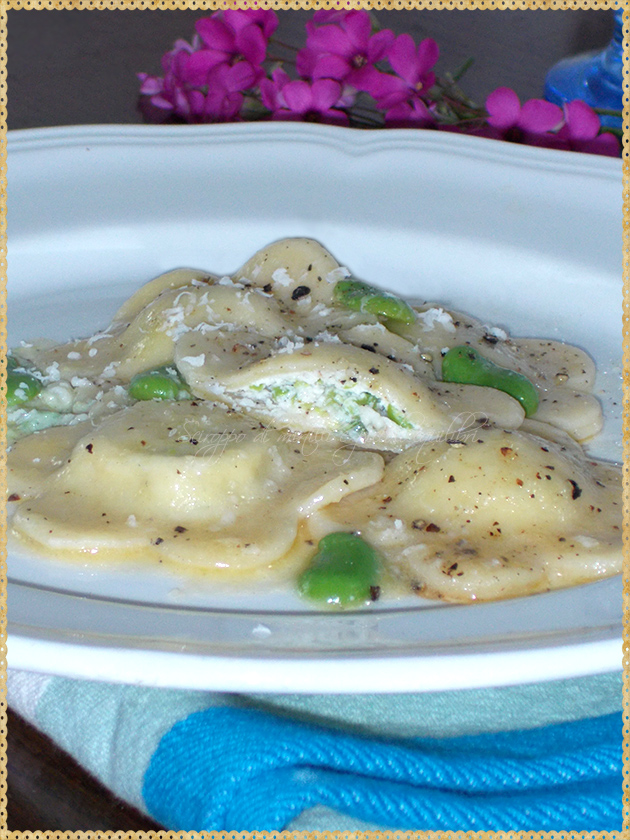 Ravioli di ricotta, fave, pecorino romano e pepe nero
