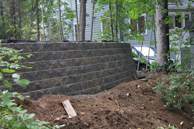 Gardening and Gardens: Backyard Renovation - Part 2: Retaining Wall