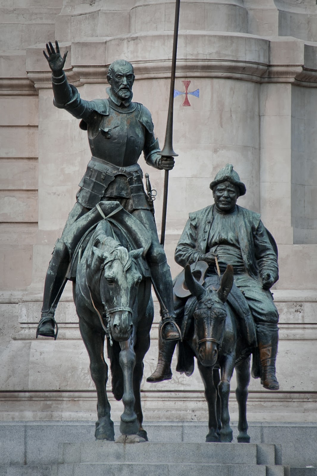 Bronze_statues_of_Don_Quixote_and_Sancho_Panza.jpg