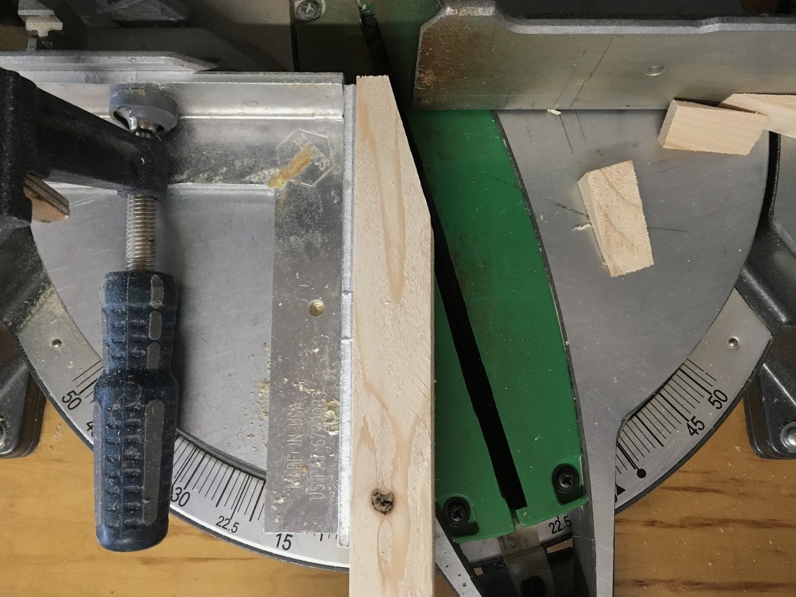 The Project Lady DIY Cheap & Easy Wooden Easels