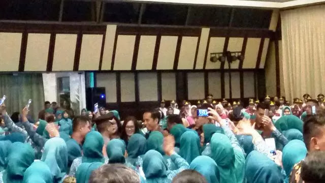 Presiden Jokowi Berikan Pesan Khusus Kepada Ibu-Ibu PKK Berita Akurat