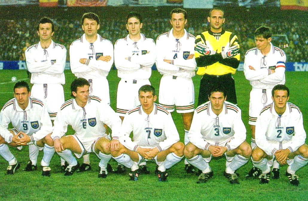 EQUIPOS DE FÚTBOL SELECCIÓN DE YUGOSLAVIA contra España 14/12/1996