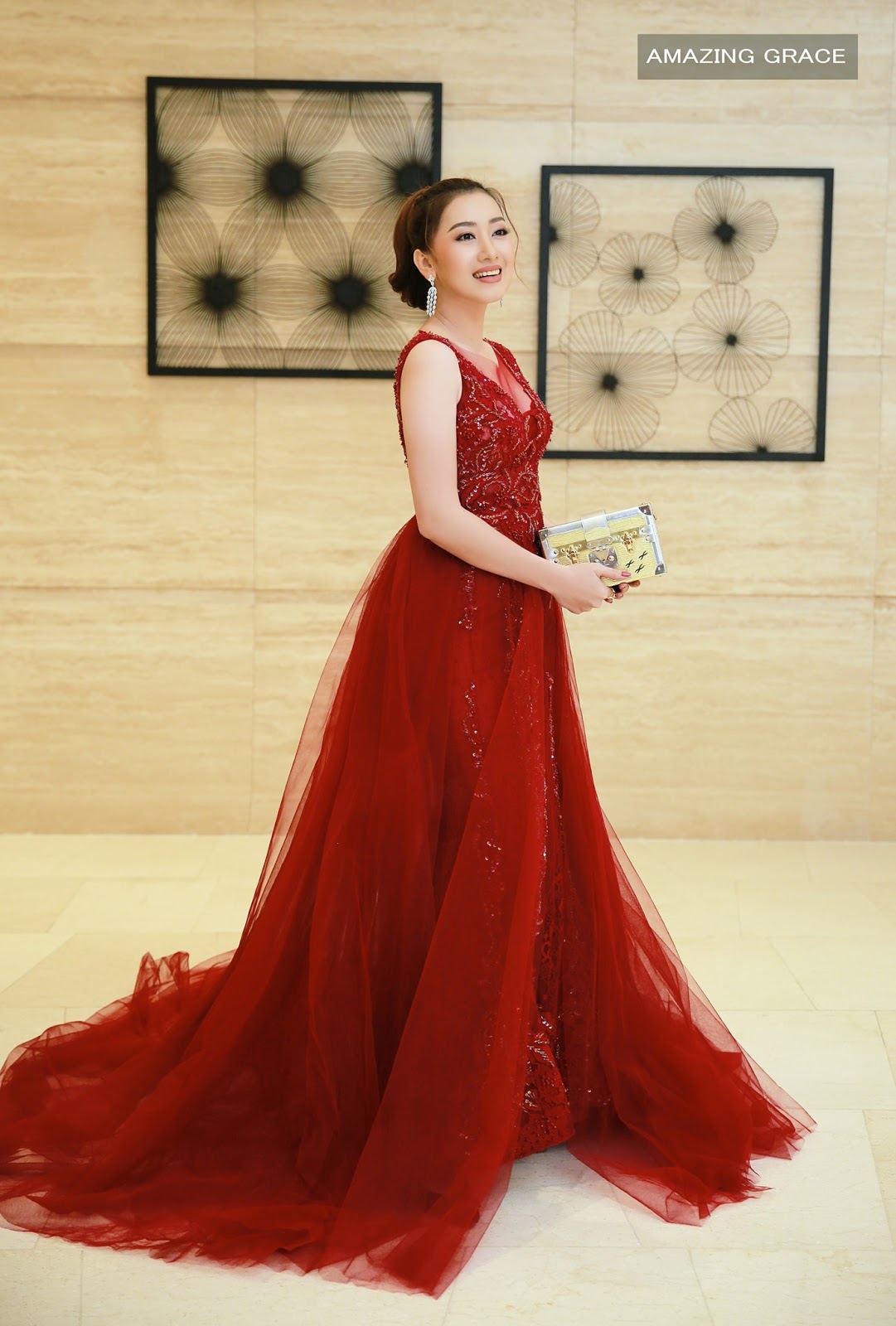 Yu Thandar Tin In Beautiful Red Gown Fashion 