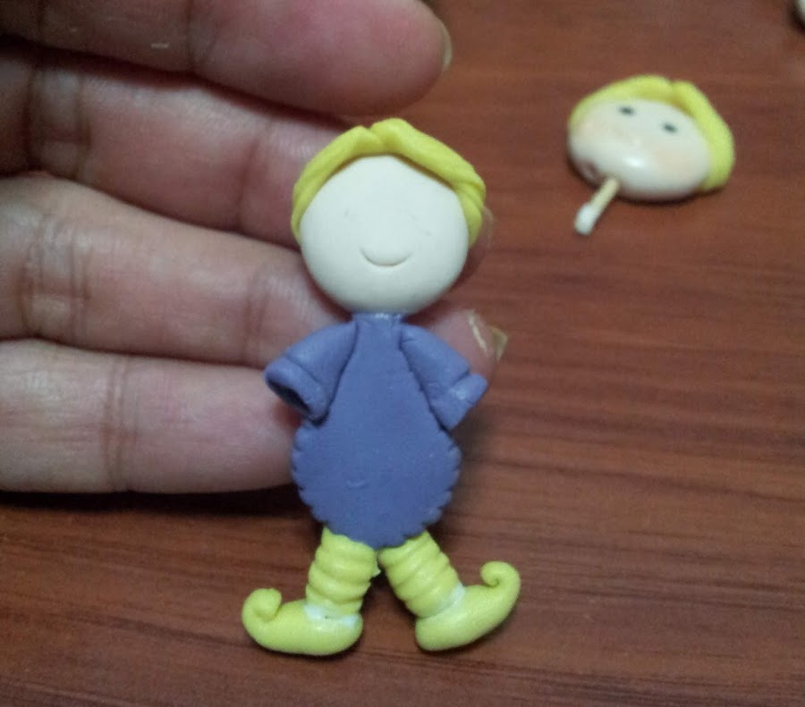 Duende-navideño-en-Porcelana-fría