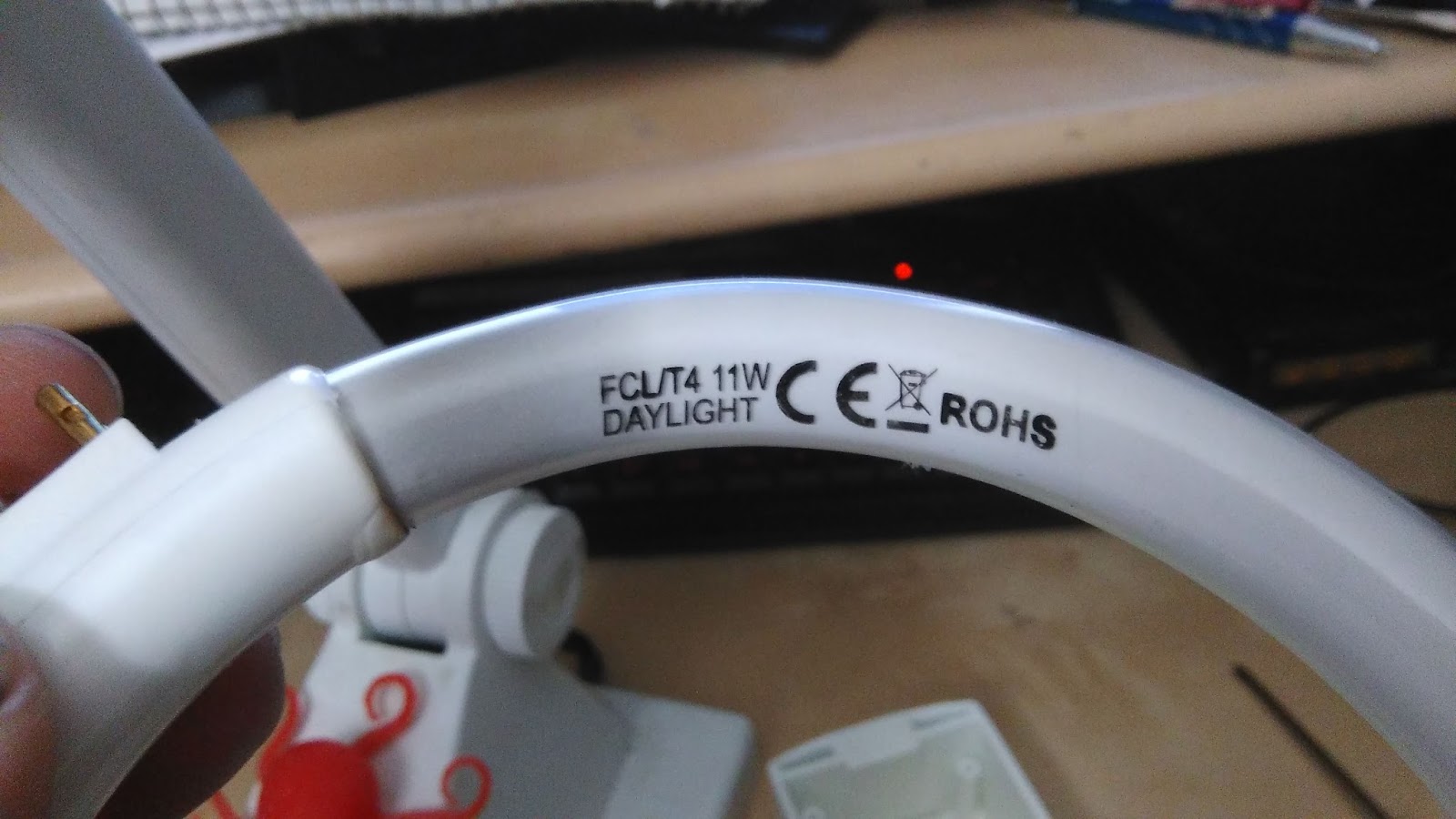 Tech Stuff Harbor Freight 97448/60642 Desktop Magnifying Lamp