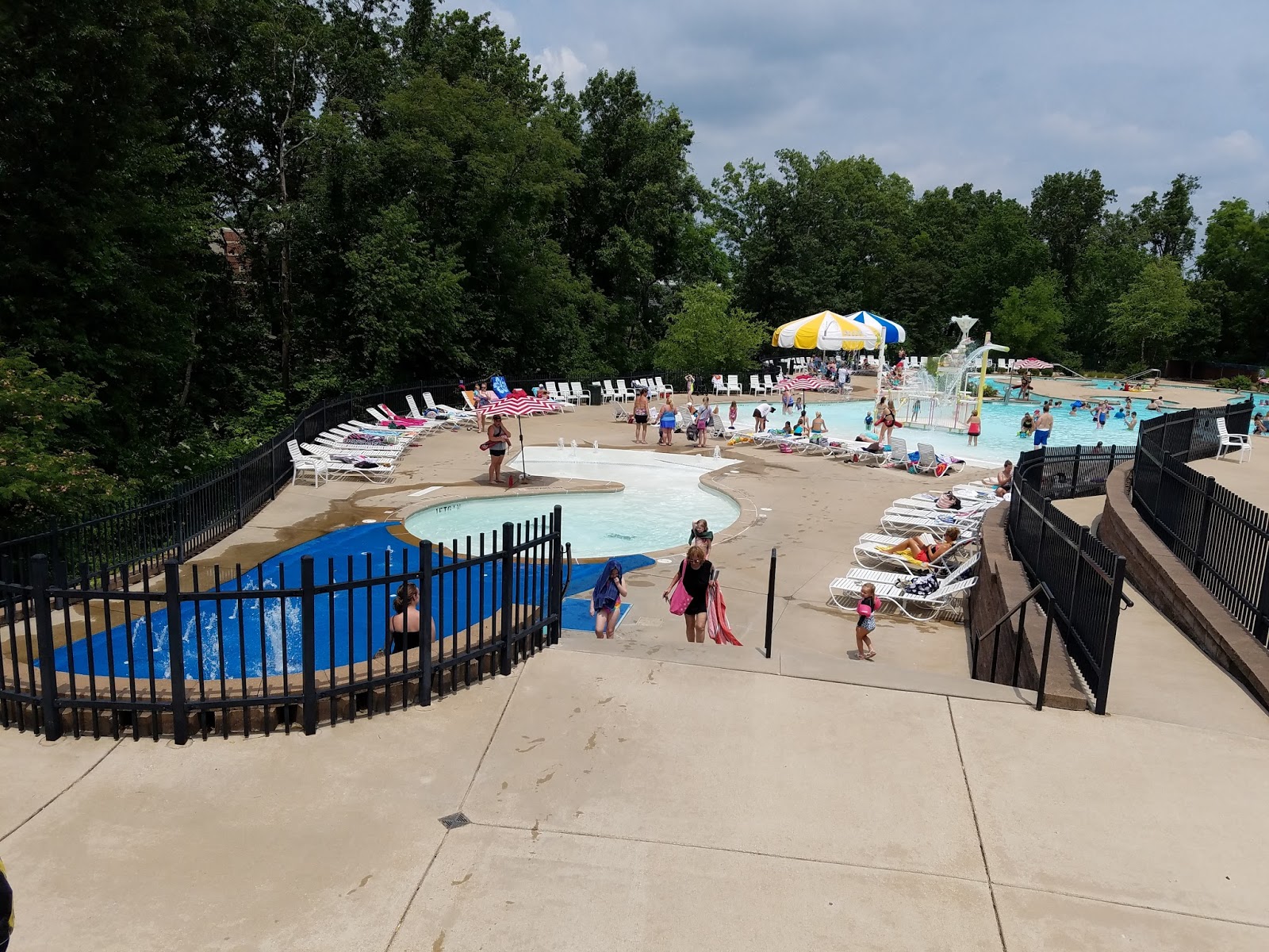 Play St. Louis Arnold Rec Center Outdoor Pool, Arnold