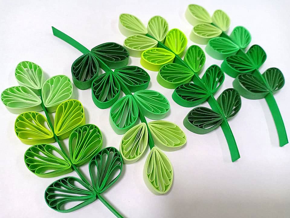 AZLINA ABDUL Husking leaves design with quilling comb