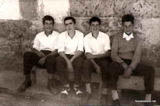 Mozos en el Cantón de Candelario Salamanca en 1959