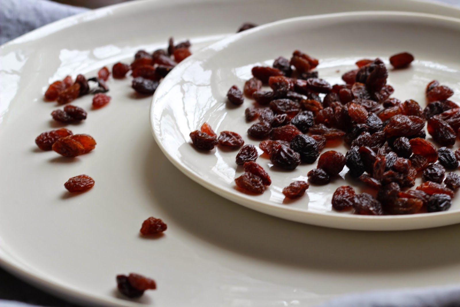 Vin de Pêche YogurtCovered Raisins... Or White Chocolate Yogurt Dip