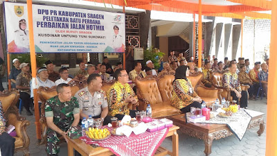 BUPATI SRAGEN TILIK KEMBANG DESA BUPATI SRAGEN TILIK KEMBANG DESA
