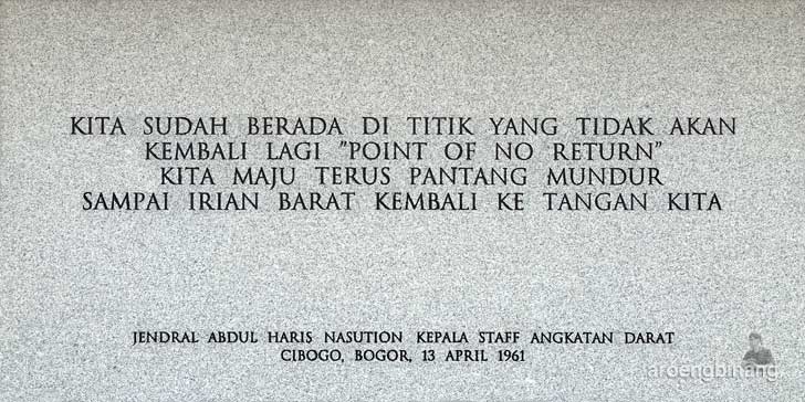 monumen pembebasan irian barat