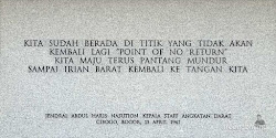 monumen pembebasan irian barat