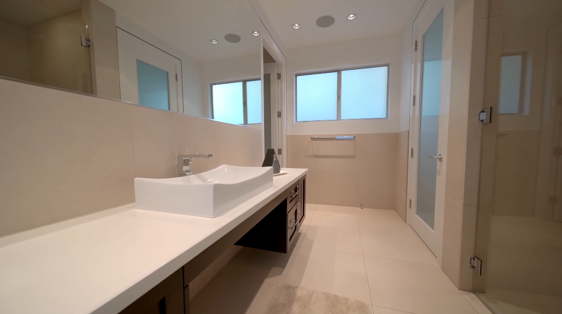 Tour 1003 N Beverly Dr, Beverly Hills Luxury Home vs. 38 Interior Design Photos