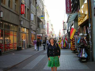 Calle peatonal de Hohe, Hohe Straße, Colonia, Köln, Alemania, round the world, La vuelta al mundo de Asun y Ricardo, mundoporlibre.com