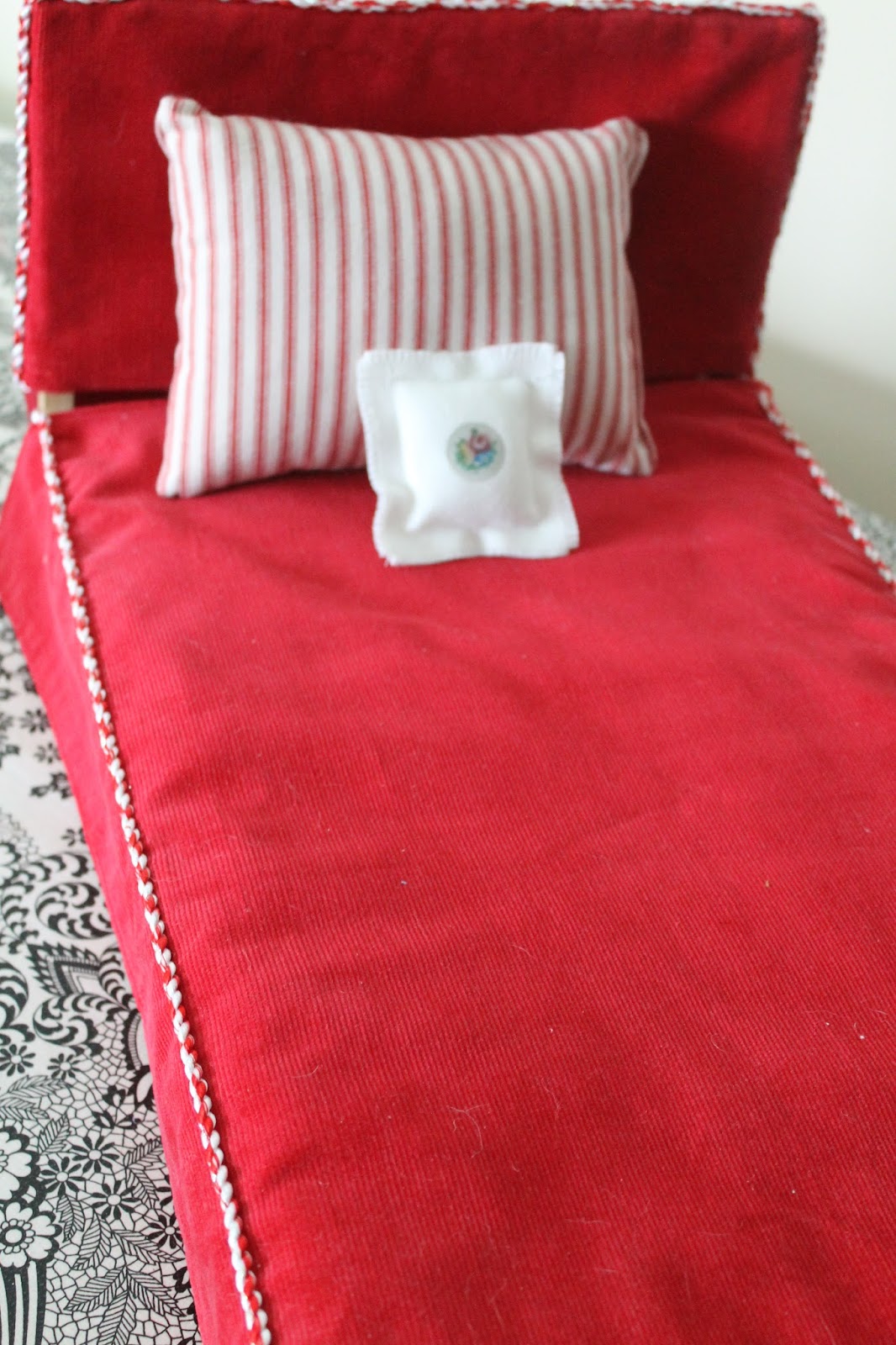 Dens gens Creatifs CHRISTMAS IN AUGUST AMERICAN GIRL DOLL MAKING