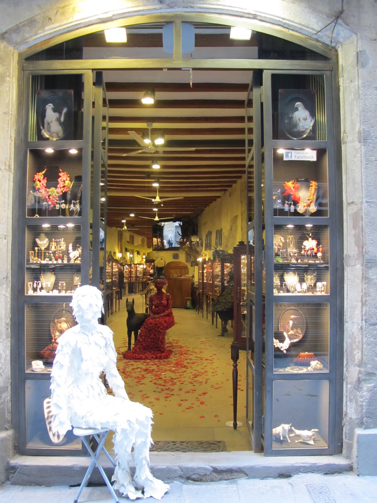 Barcelona Besottedbecause of the most exquisite jewellery shop in