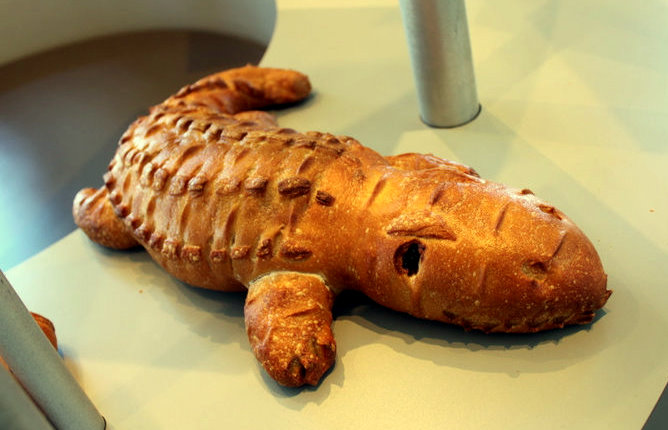 Philippines Cuisine: Alligator Bread