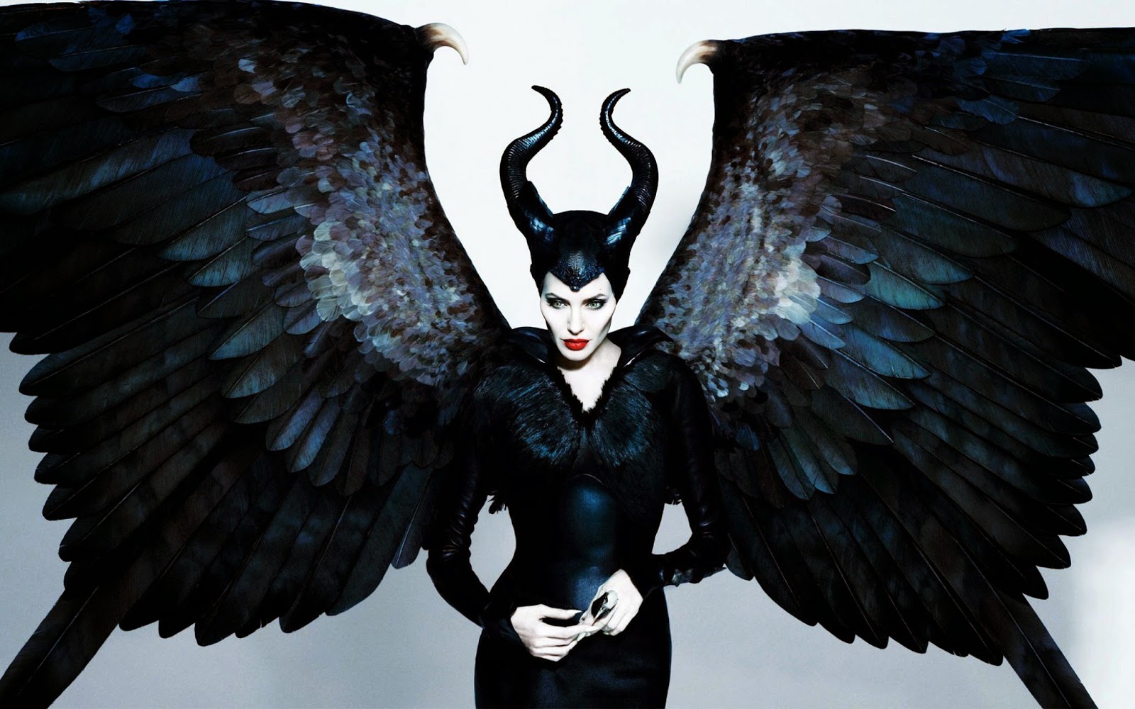 Angelina Jolie Maleficent filmprincesses.filminspector.com
