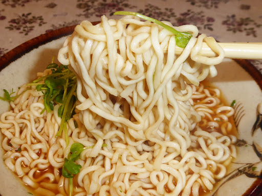 電子レンジでインスタントラーメン（袋めん）を作ったら異様にマズかった！