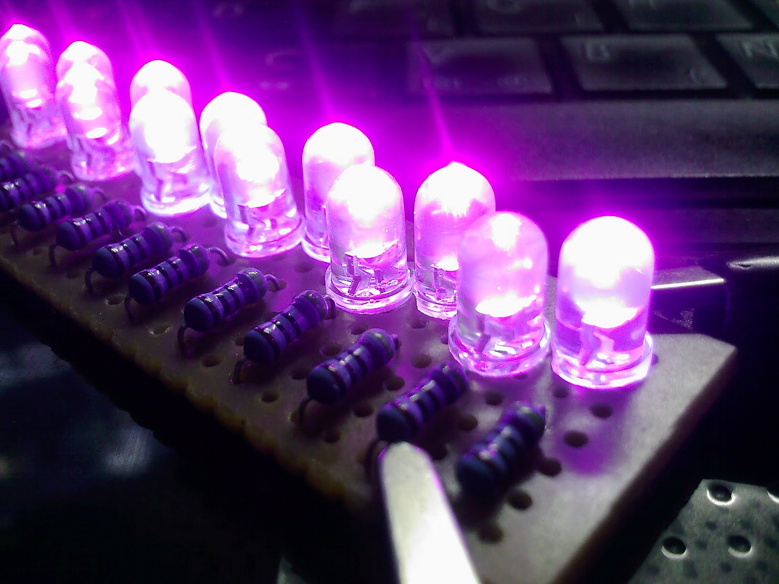 Hacktuber: Led UV Lamp