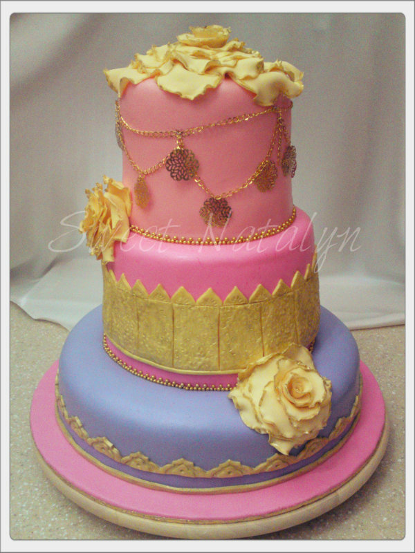 Sweet Natalyn Delight Moroccan Theme wedding  cake 