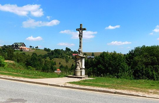 Krzyż przydrożny w Zieleńcu.