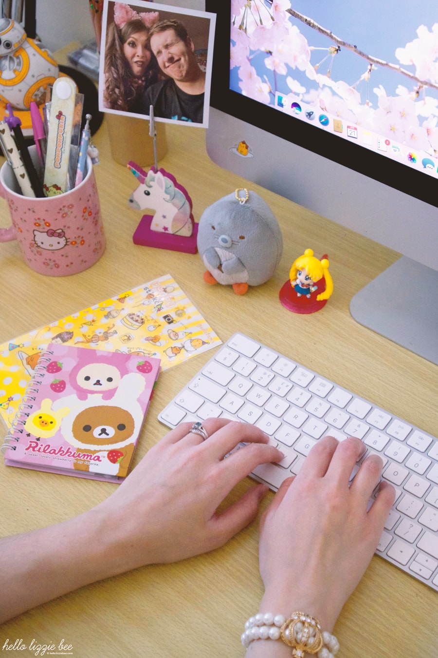 Cute Ways to Transform Your Desk Space (+ Giveaway!) Hello Lizzie Bee