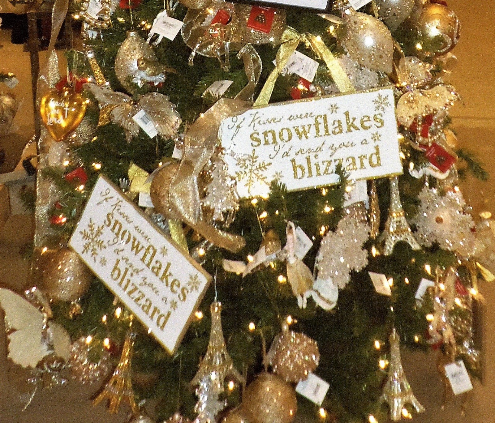 A DEBBIEDABBLE CHRISTMAS Christmas at Boscov's, 2017