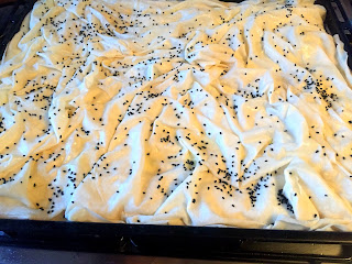 PIRASALI BÖREK TARİFİ / BÖREK TARİFLERİ / KİŞNİŞ OTU Pırasalı Börek Tarifi, Börek tarifleri, Tarifleri, Pırasalı Tarifler, Çay saati, Kahvaltılık, İftar, İkram, Misafir, Menü, Kişniş