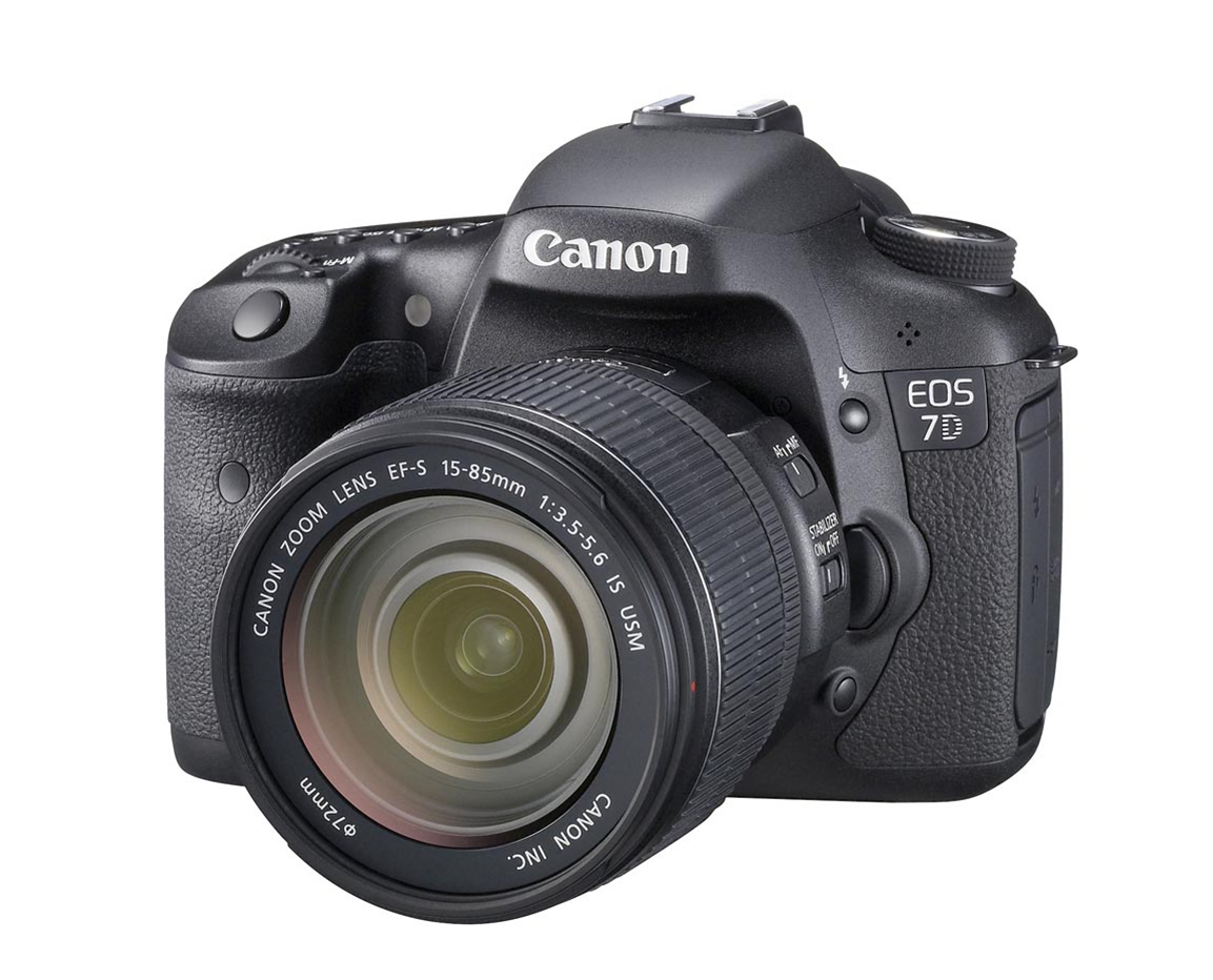 Current Canon EOS 70D with EF-S 18-135mm IS USM Lens