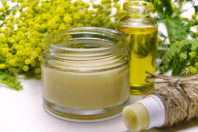 How To Use Coconut Oil To Clear Your Acne Overnight Fast Coconut Oil For Acne, Coconut Oil Acne, Coconut Oil And Acne, Is Coconut Oil Good For Acne, How To Use Coconut Oil For Acne, How To Get Rid Of Acne, How To Get Rid Of Acne Fast, Home Remedies For Acne, Acne Treatment, How To Cure Acne, Acne Home Remedies, How To Cure Acne Fast, Acne Remedies, Home Remedies For Acne Treatment, Easy Acne Treatment, Acne Treatment, How To Treat Acne Fast