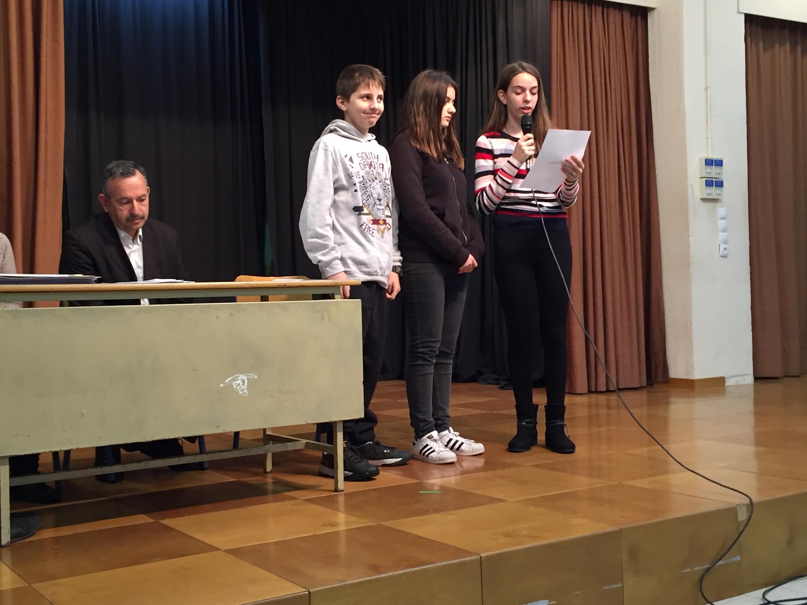 KAROUSOS ART CRITICS: The opera 