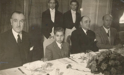 Arturito Pomar en el acto de homenaje que recibió de la FEDA por su triunfo en el Campeonato de España de Ajedrez 1946