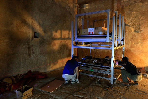 جزيئات الأشعه الكونيه تكشف غرفه سريه في الهرم الأكبر في مصر