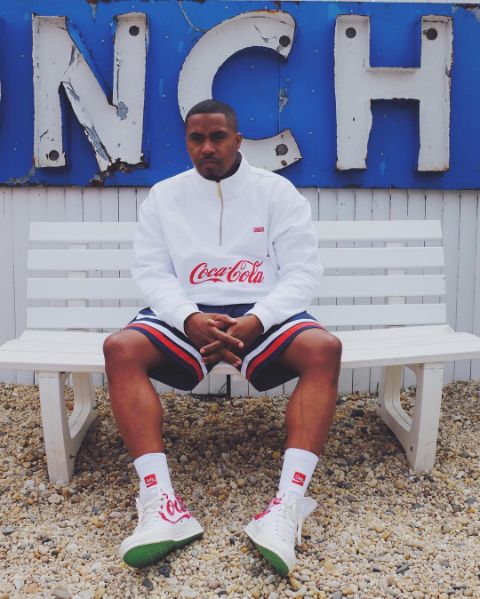 Moda tumblr: t-shirts com logos da Coca-Cola e Pepsi são o trend que estamos amando Moda tumblr: t-shirts com logos da Coca-Cola e Pepsi são o trend que estamos amando