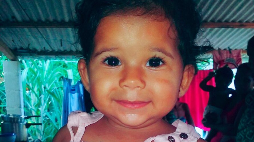 Bebê morre após ser atingida por tiro acidental disparado por criança de seis anos no interior da Bahia Bebê morre após ser atingida por tiro acidental disparado por criança de seis anos no interior da Bahia