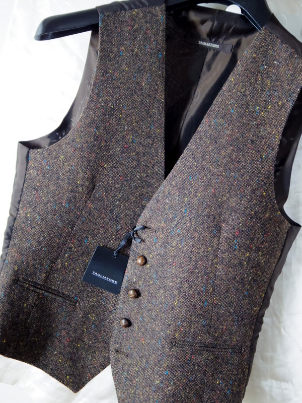 Tagliatore（タリアトーレ）のジレ