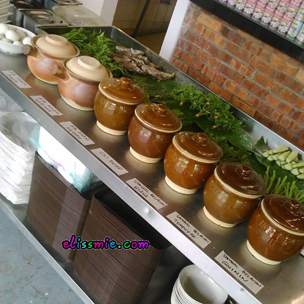 Restoran Arang Ikan Bakar Yen 7 Shah Alam Programmer By Day Ada Banyak Pilihan Sambal Dan Ulam Ulaman