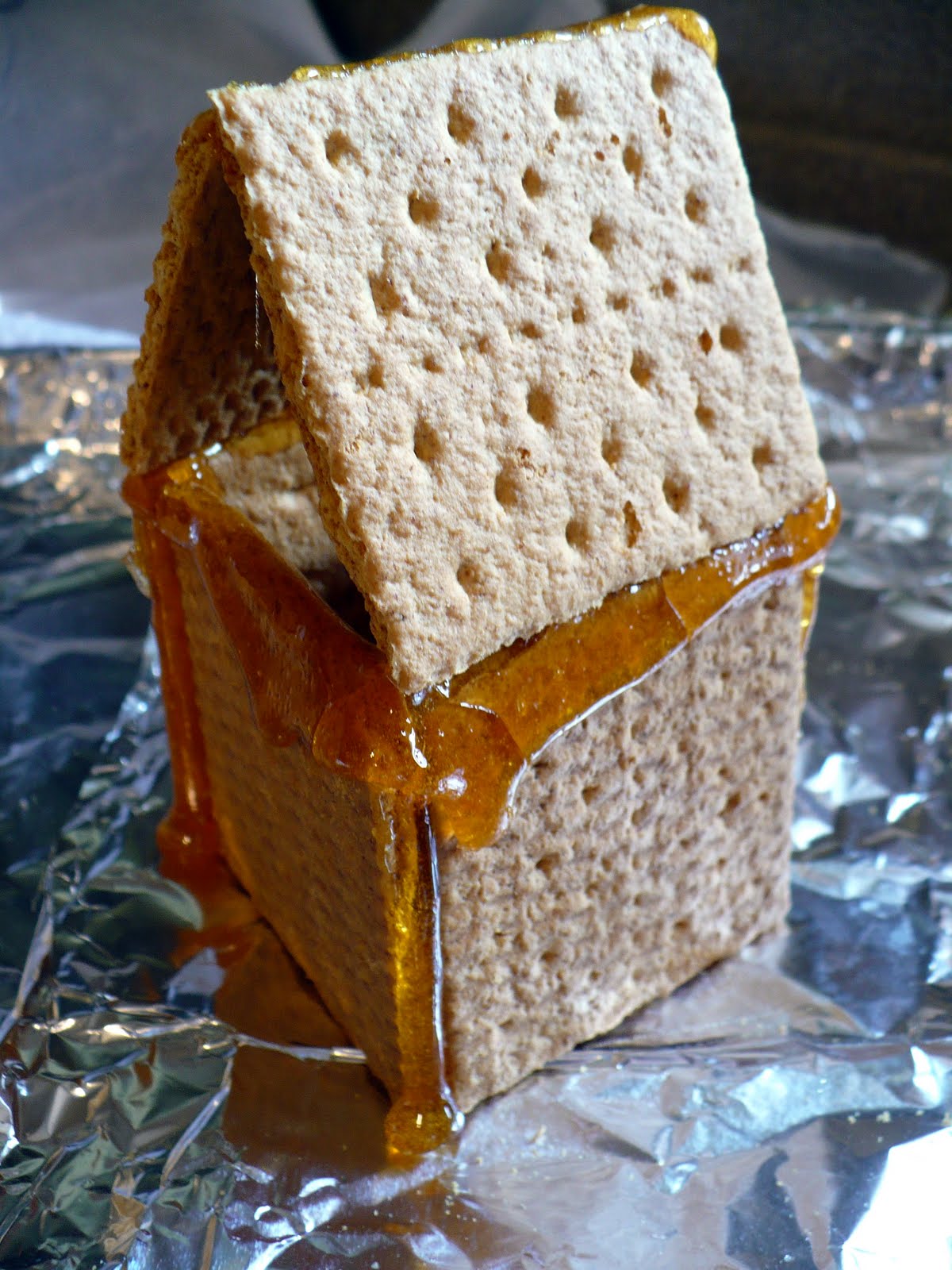 The Tasty Cheapskate: Melted Sugar Gingerbread Houses (No Royal